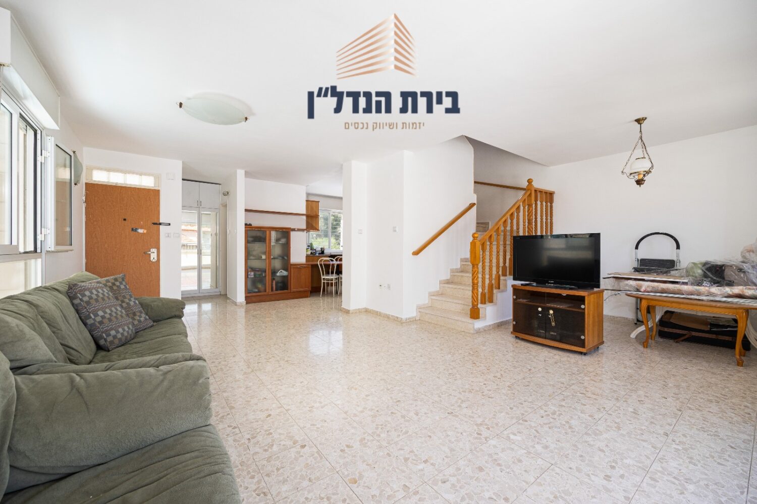קוטג’ מעולה 5 חד’ למכירה בשכונת גילה